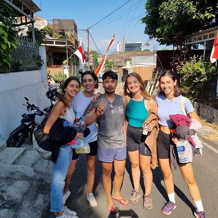 Griya Backpacker Pak Yon Bed & Breakfast Malang Ngoại thất bức ảnh