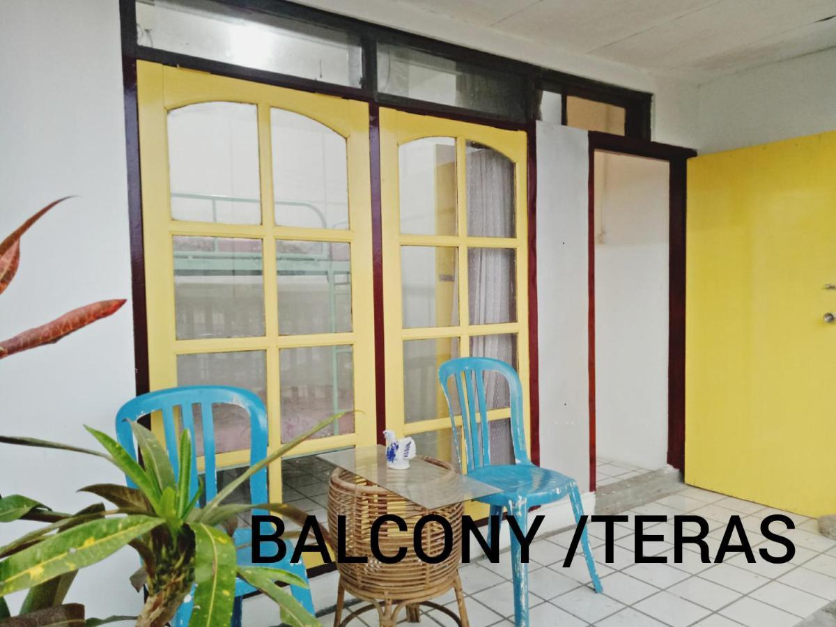 Griya Backpacker Pak Yon Bed & Breakfast Malang Ngoại thất bức ảnh