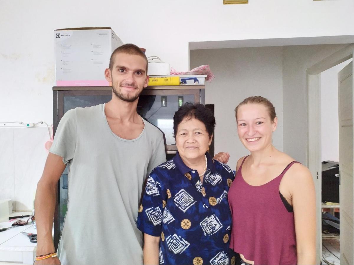 Griya Backpacker Pak Yon Bed & Breakfast Malang Ngoại thất bức ảnh