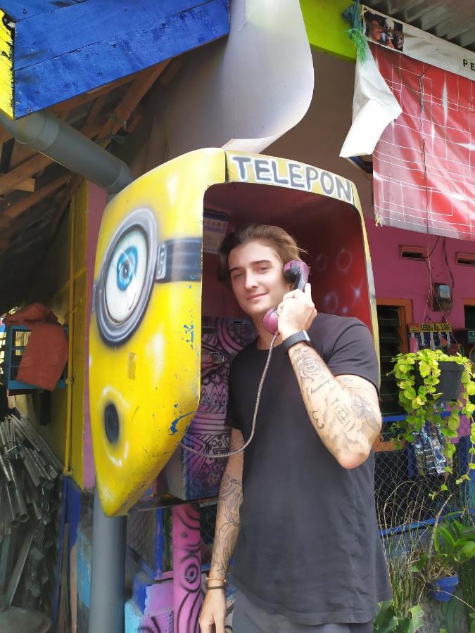 Griya Backpacker Pak Yon Bed & Breakfast Malang Ngoại thất bức ảnh