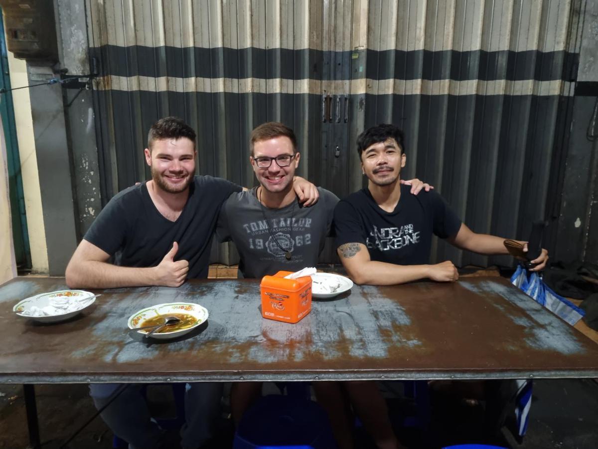 Griya Backpacker Pak Yon Bed & Breakfast Malang Ngoại thất bức ảnh